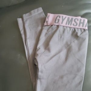 SALE !!! Gymshark xs Fit CROPPED leggings